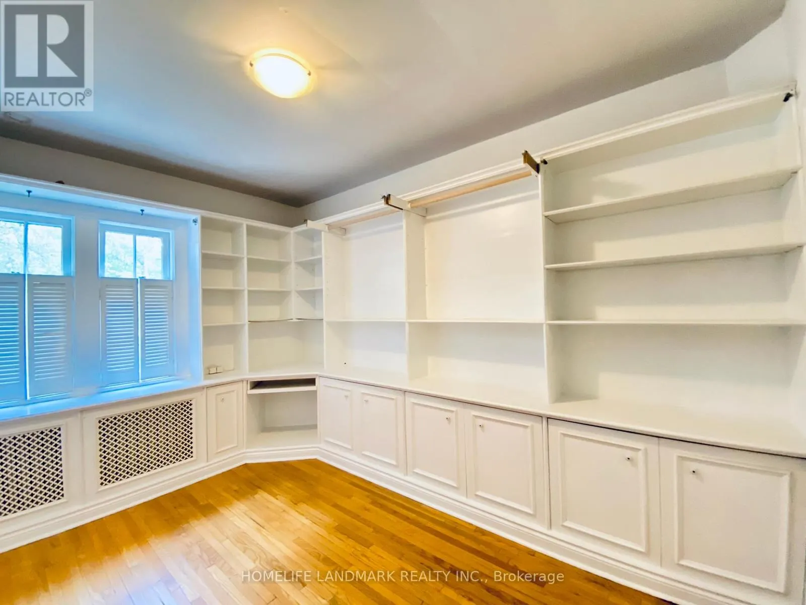UPPER - 256 ORIOLE PARKWAY