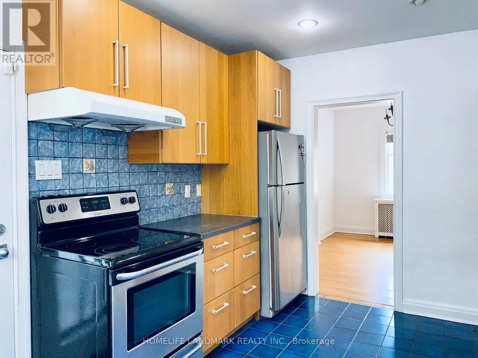 UPPER - 256 ORIOLE PARKWAY