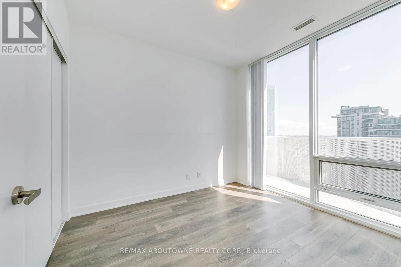 4906 - 88 HARBOUR STREET