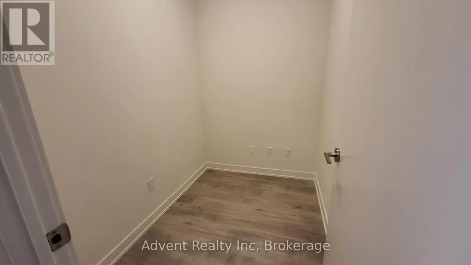 311 - 425 FRONT STREET E