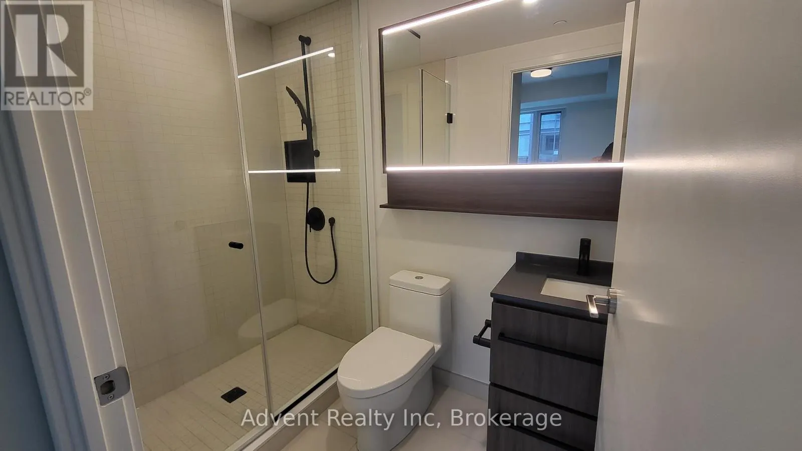 311 - 425 FRONT STREET E