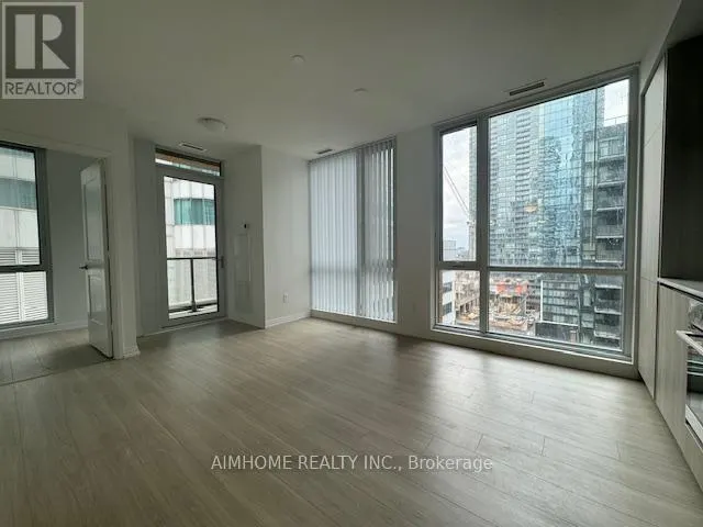 1212 - 8 WIDMER STREET