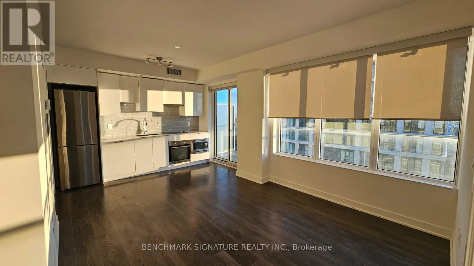 2810 - 99 BROADWAY AVENUE