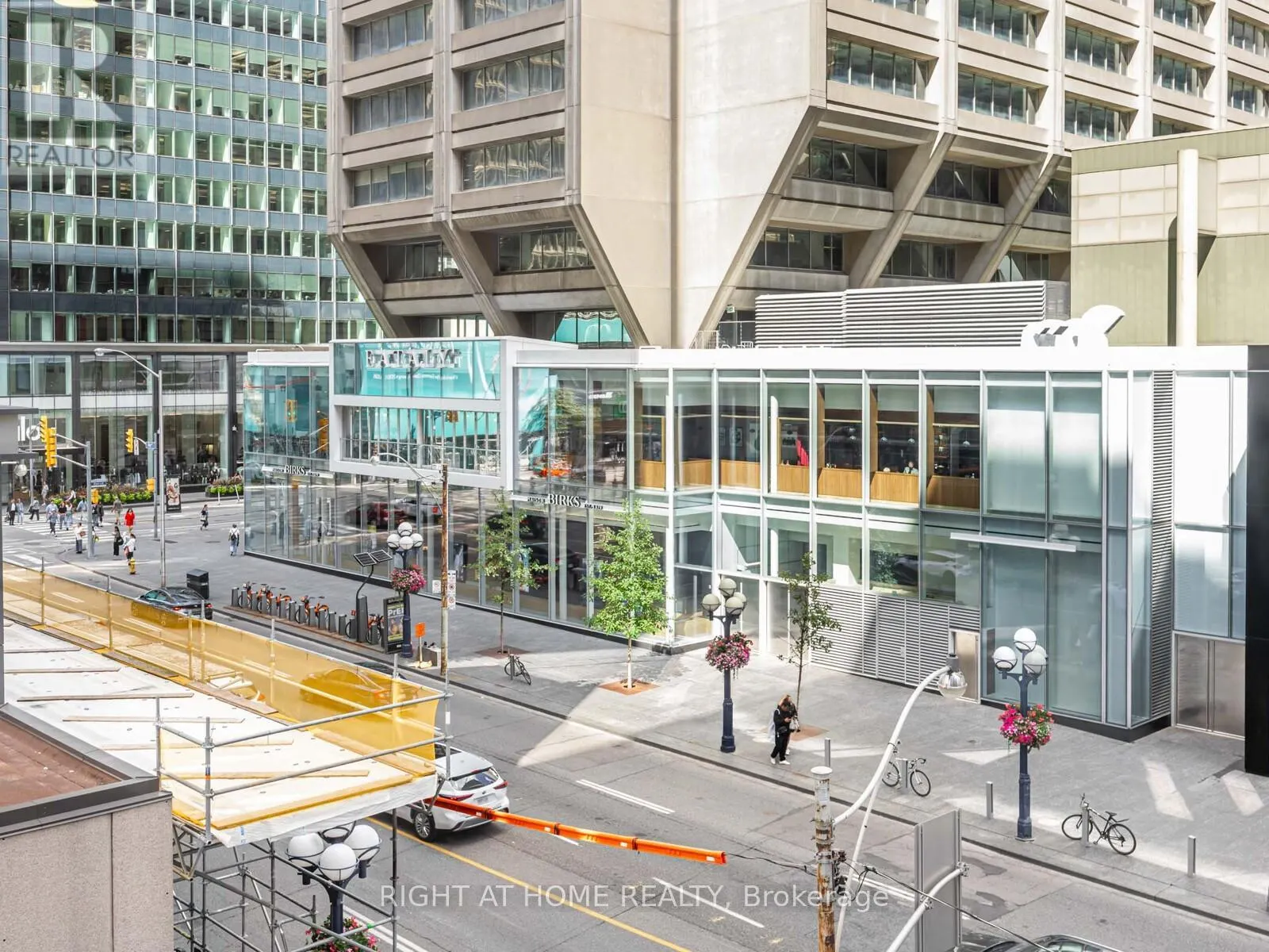 401 - 1166 BAY STREET