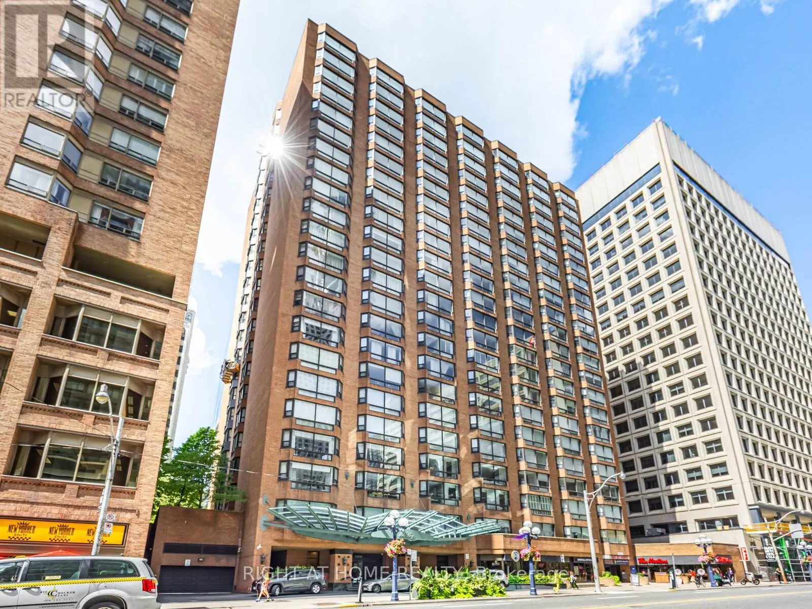 401 - 1166 BAY STREET