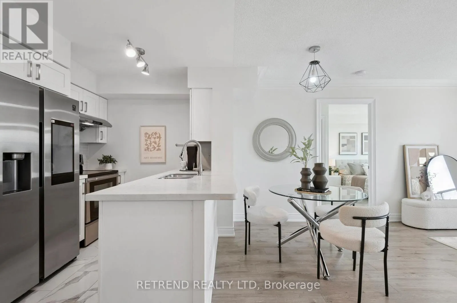 411 - 15 GREENVIEW AVENUE