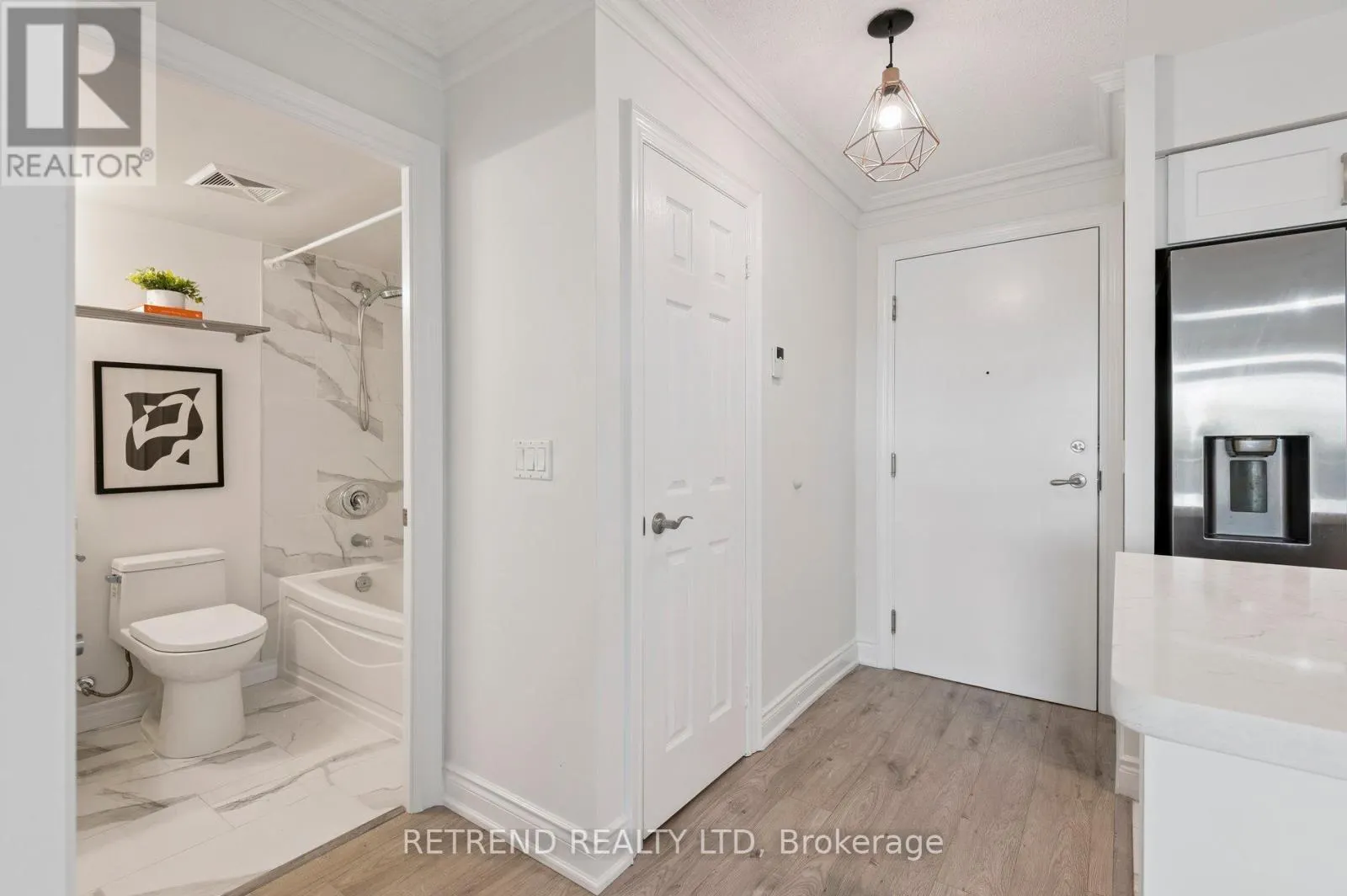 411 - 15 GREENVIEW AVENUE