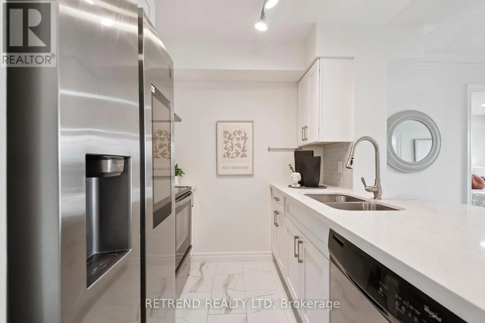 411 - 15 GREENVIEW AVENUE