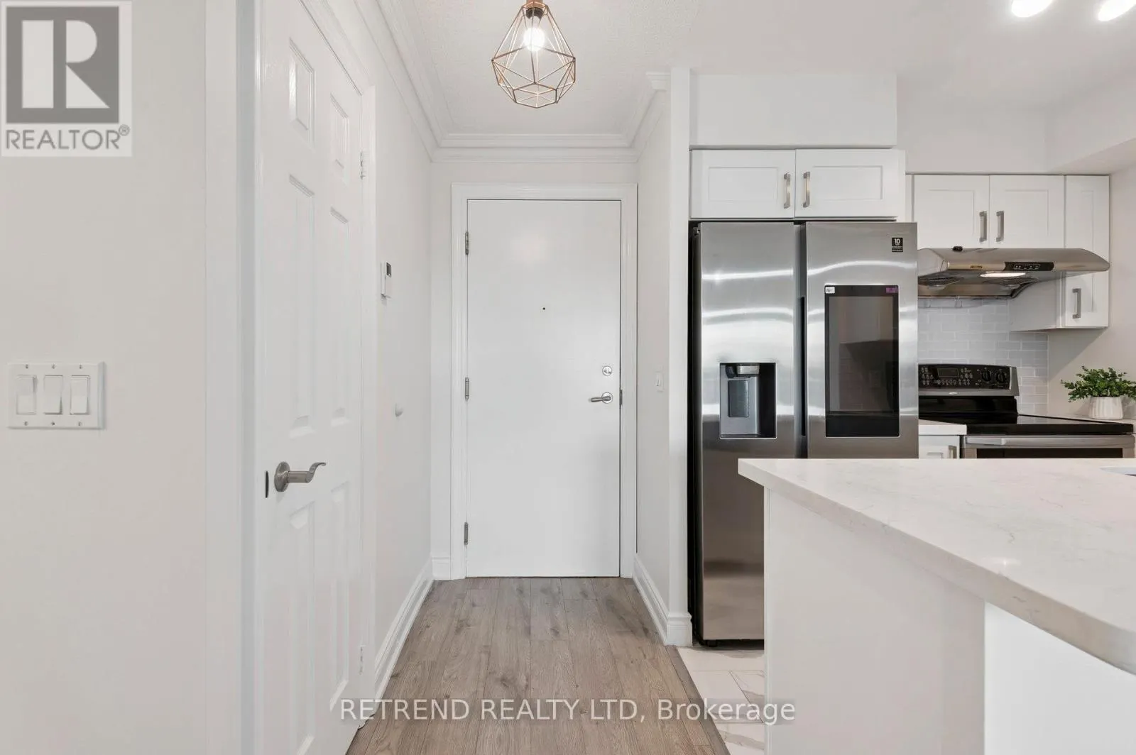 411 - 15 GREENVIEW AVENUE