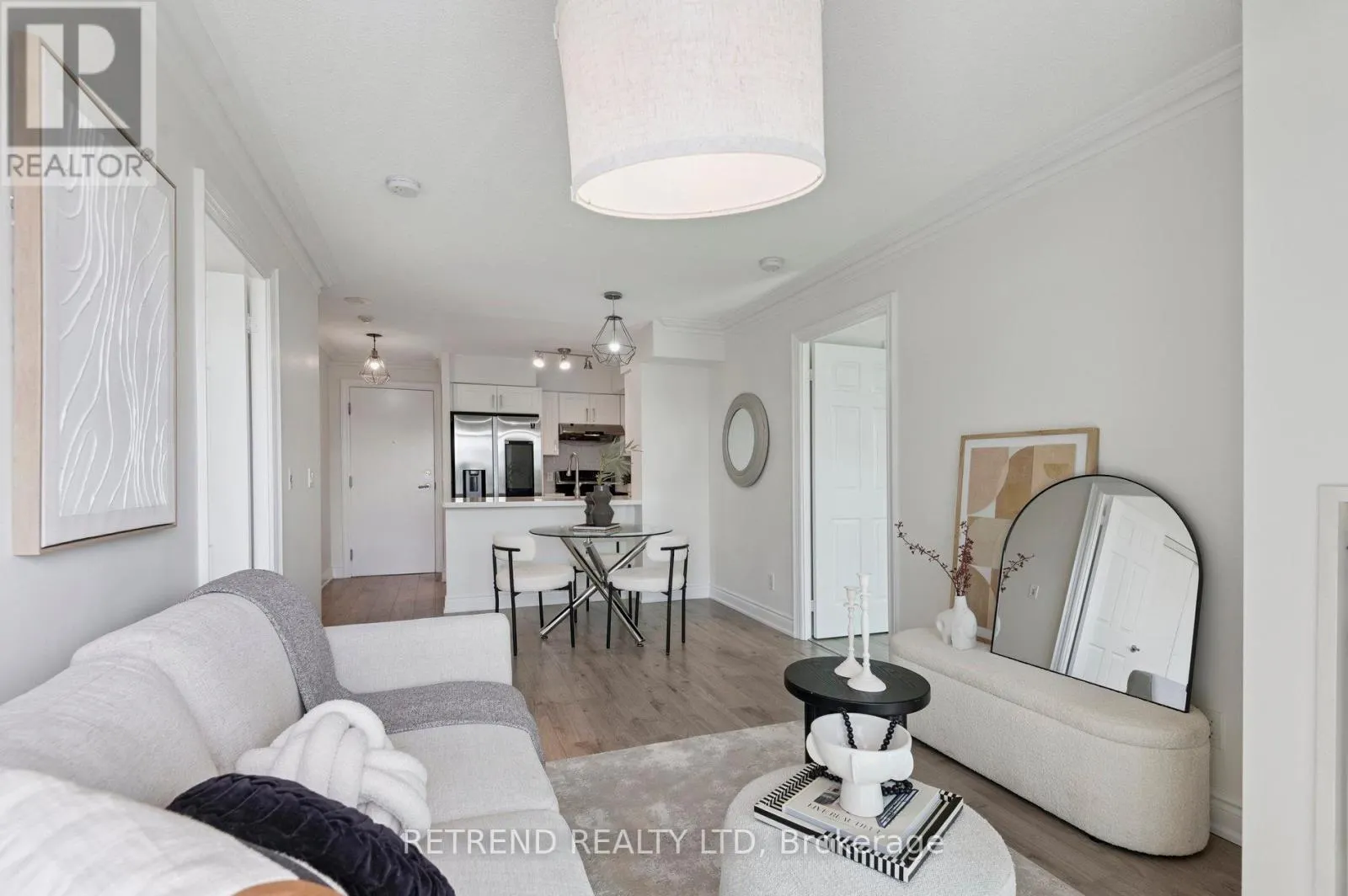 411 - 15 GREENVIEW AVENUE