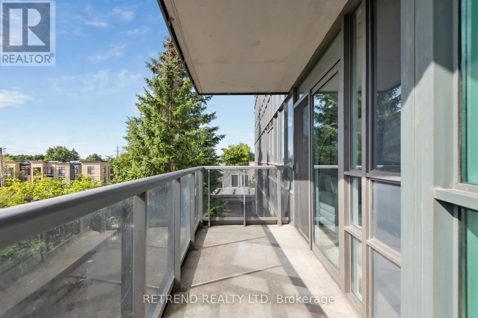 411 - 15 GREENVIEW AVENUE