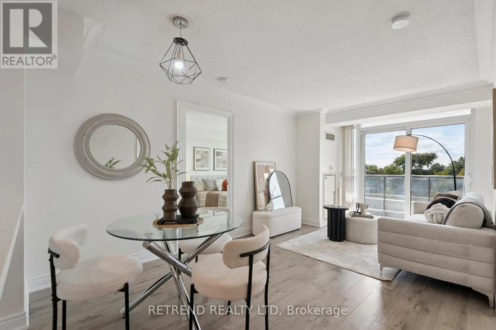 411 - 15 GREENVIEW AVENUE