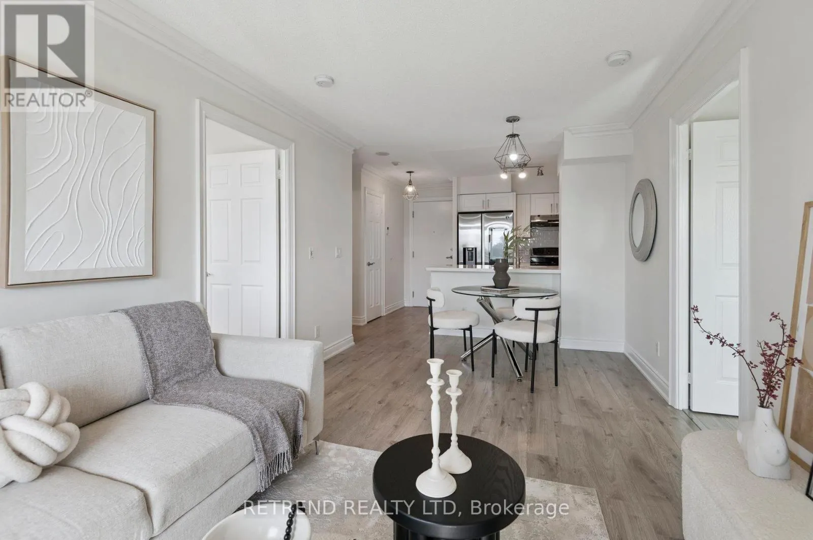 411 - 15 GREENVIEW AVENUE