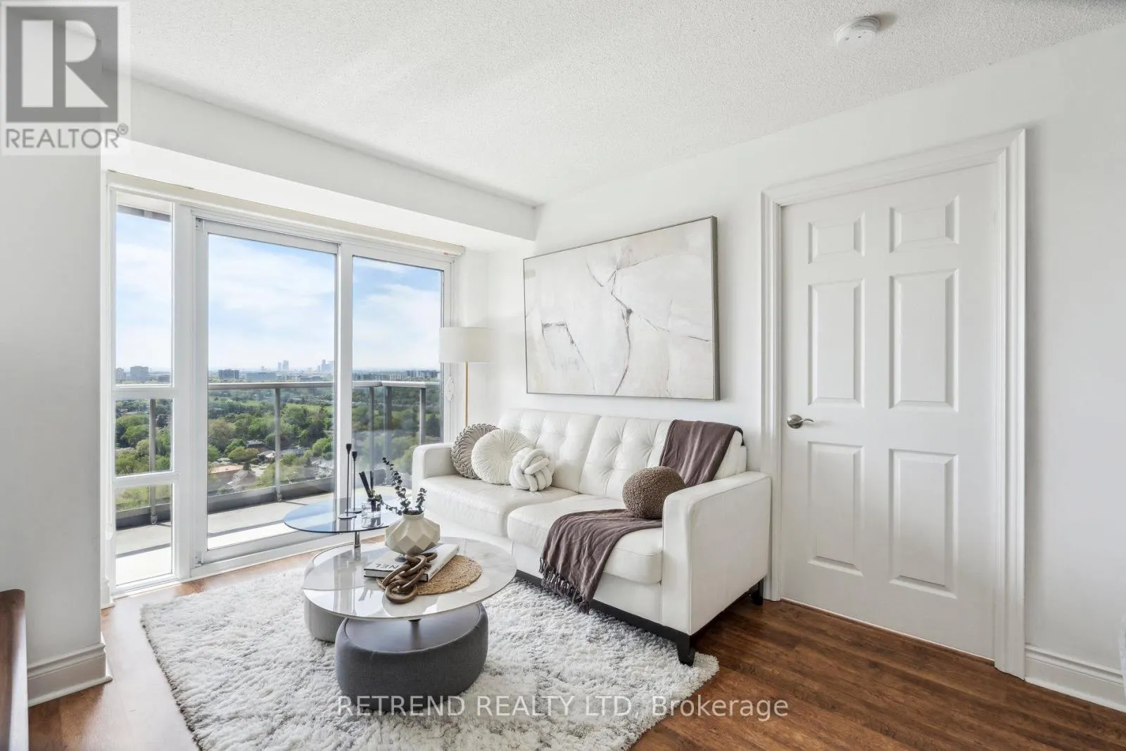 2111 - 15 GREENVIEW AVENUE