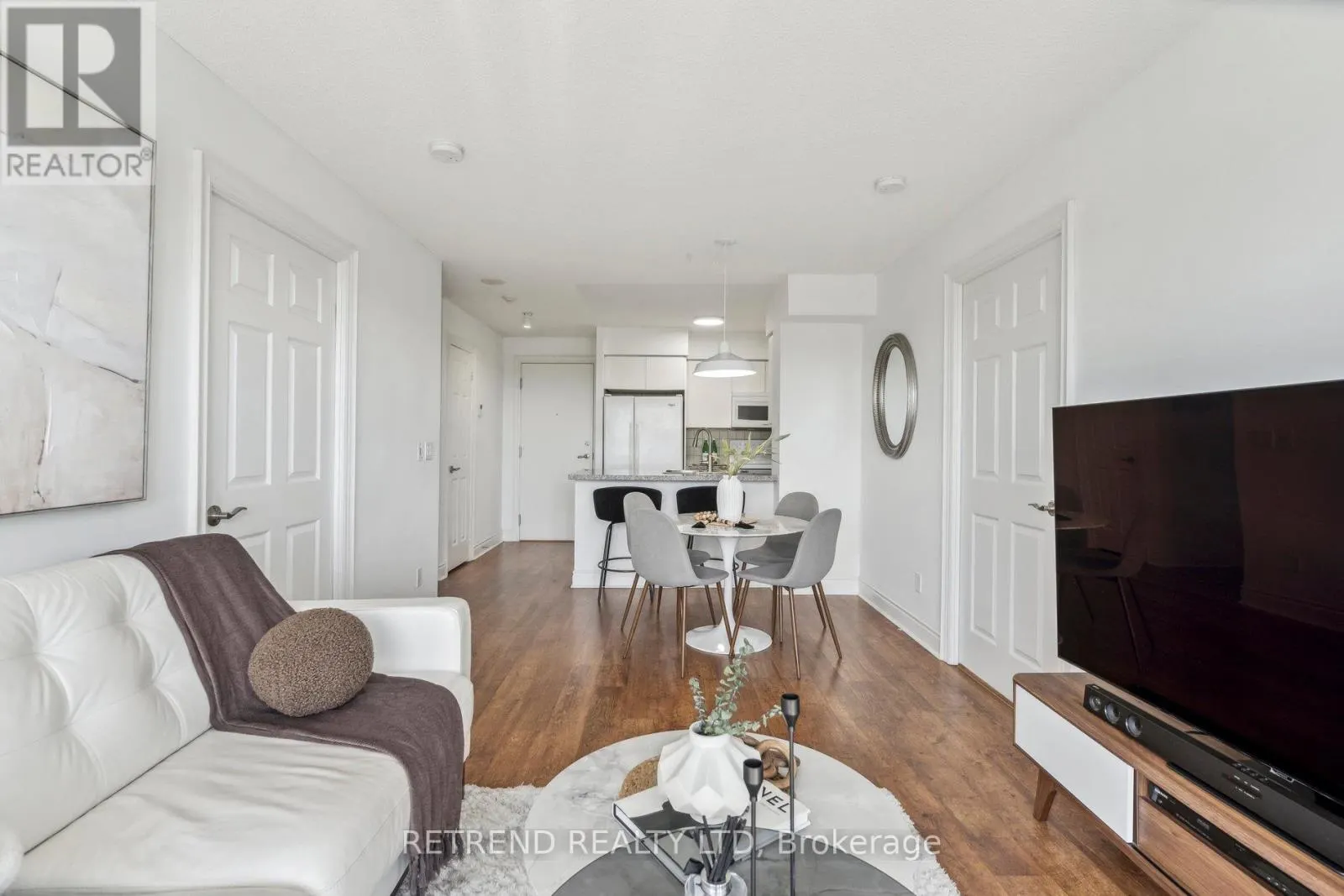 2111 - 15 GREENVIEW AVENUE