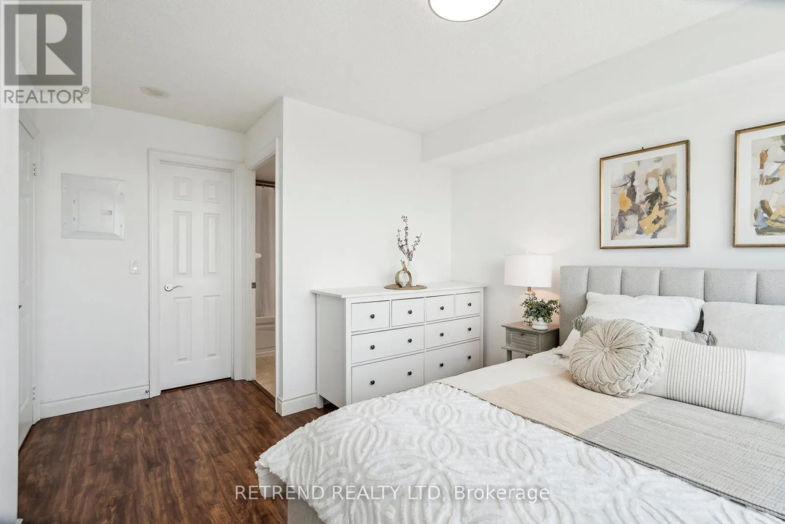 2111 - 15 GREENVIEW AVENUE