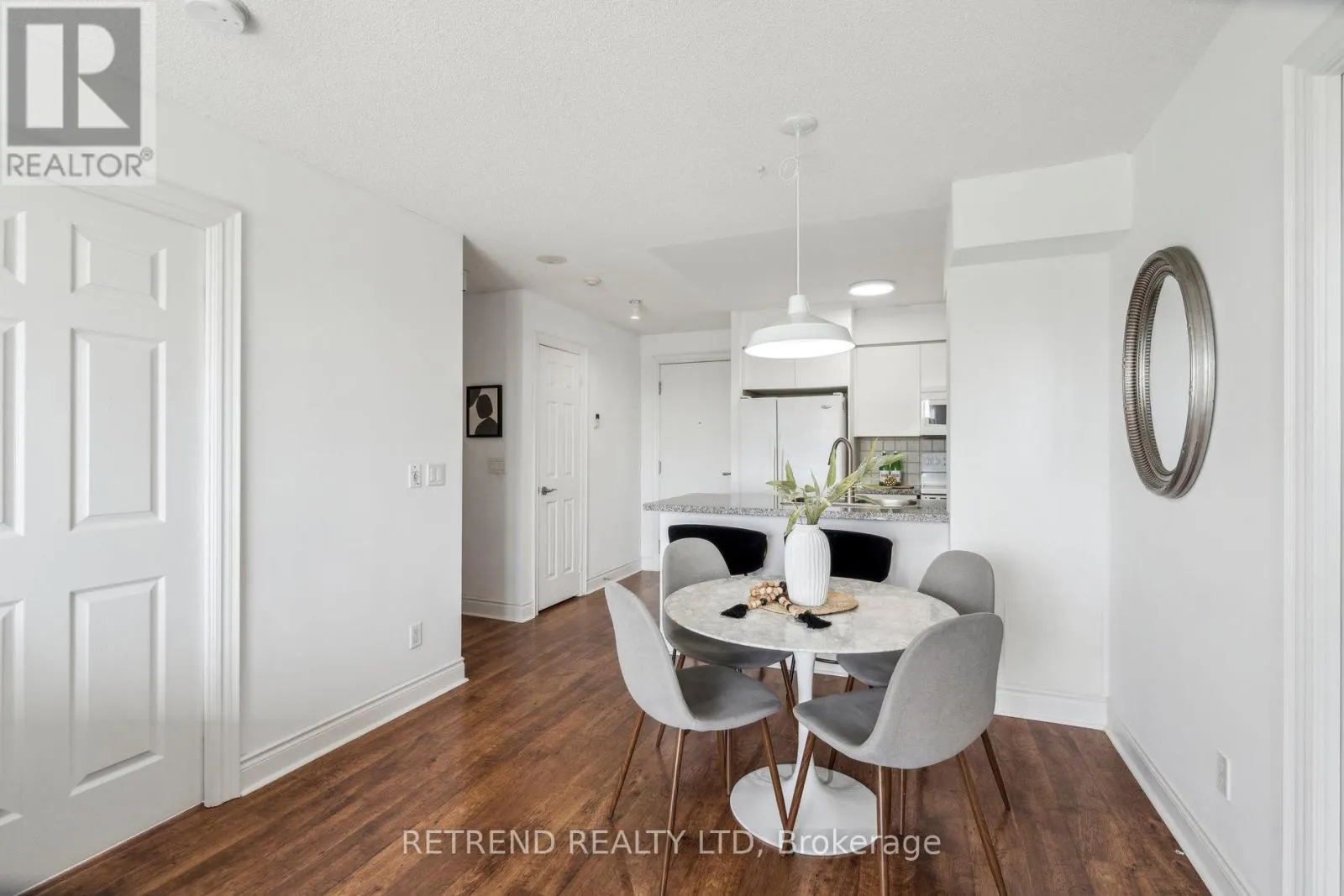 2111 - 15 GREENVIEW AVENUE