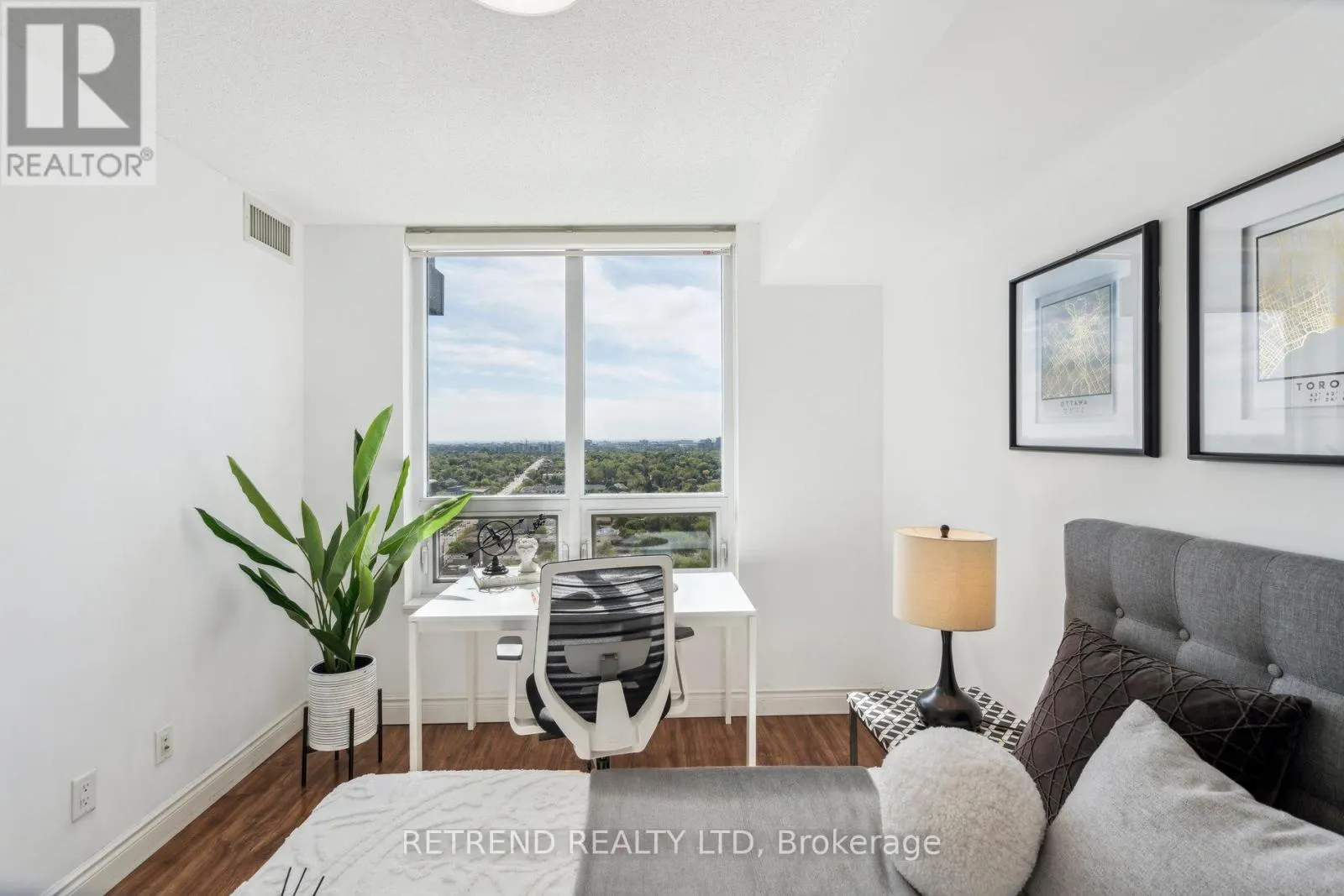 2111 - 15 GREENVIEW AVENUE