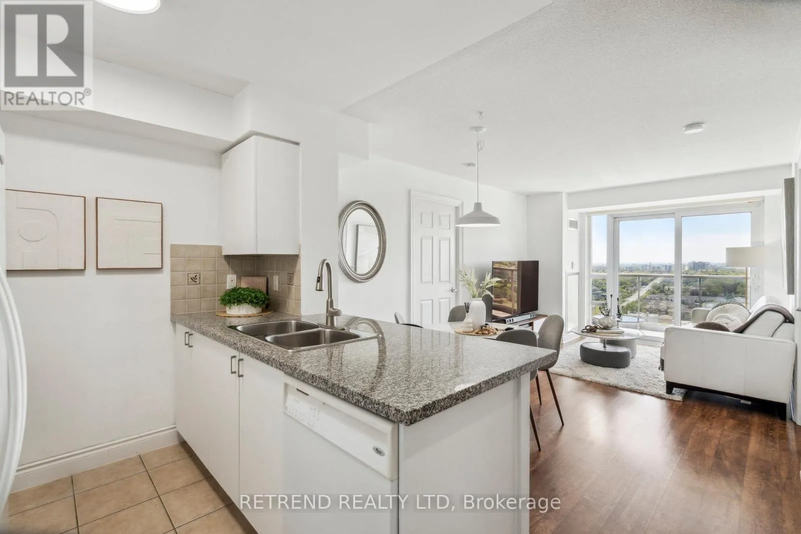 2111 - 15 GREENVIEW AVENUE