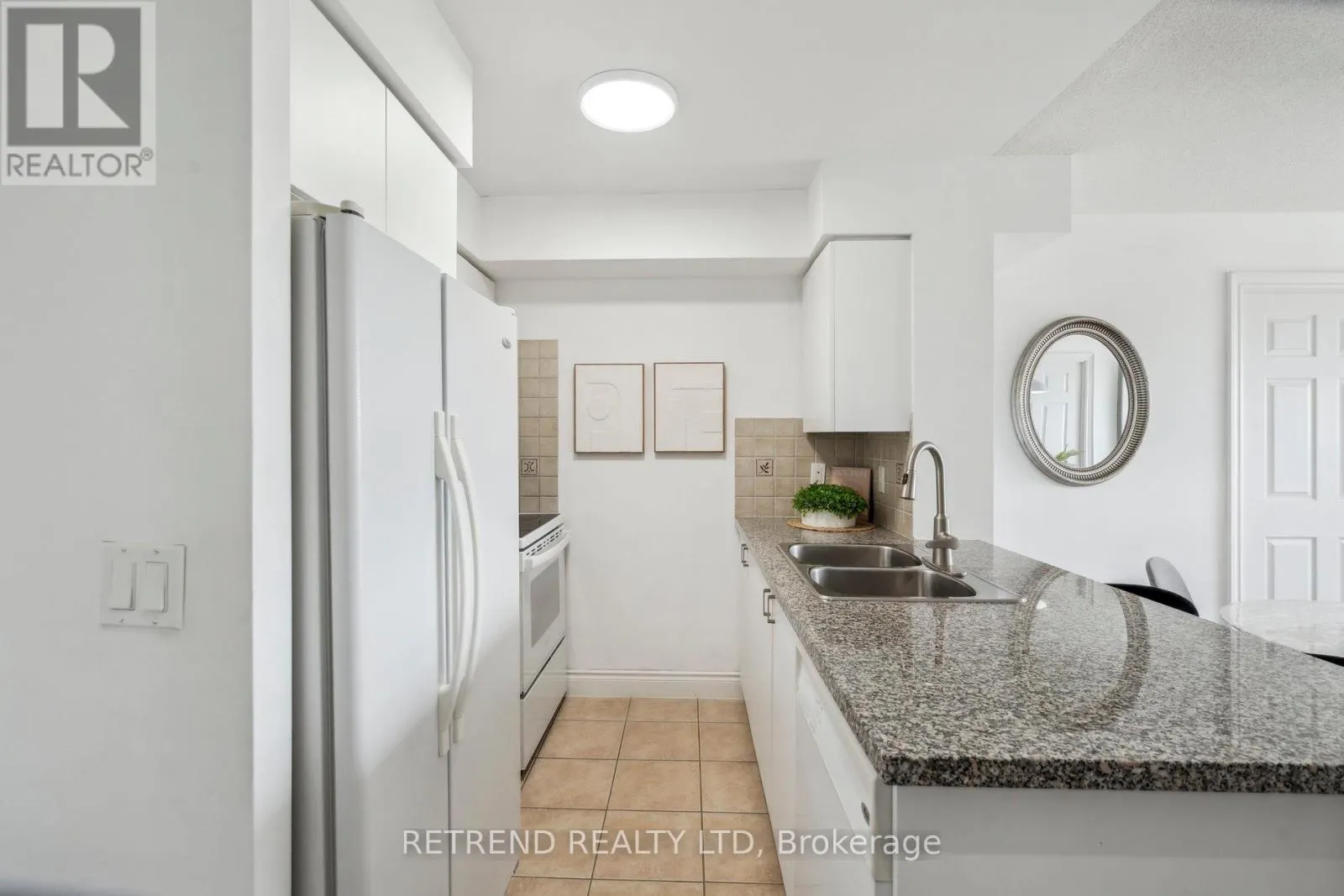 2111 - 15 GREENVIEW AVENUE