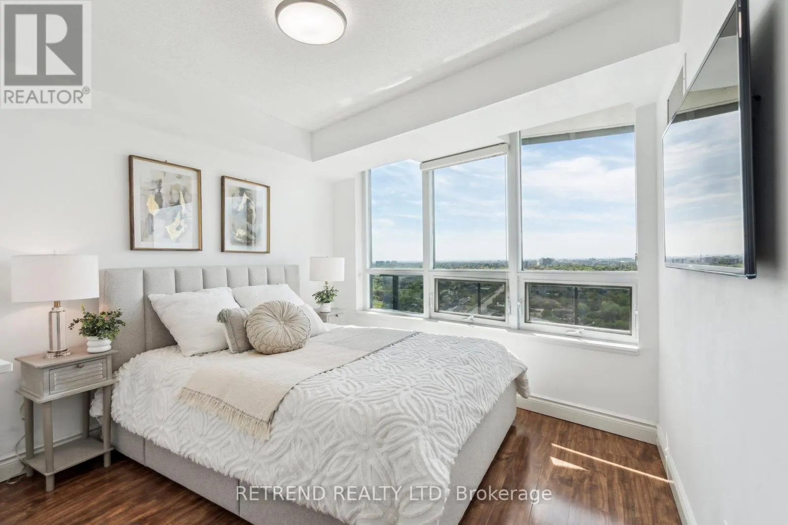 2111 - 15 GREENVIEW AVENUE