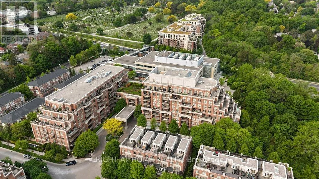 216 - 20 BURKEBROOK PLACE
