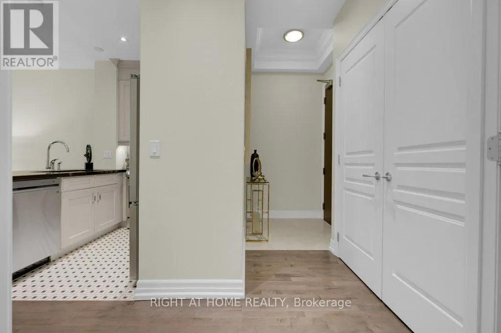 216 - 20 BURKEBROOK PLACE