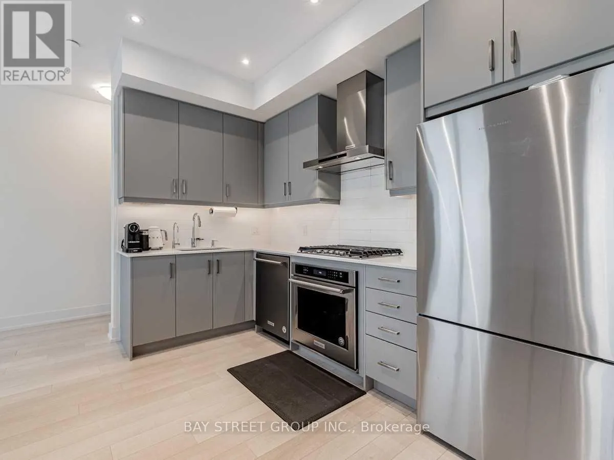 10 - 52 HOLMES AVENUE