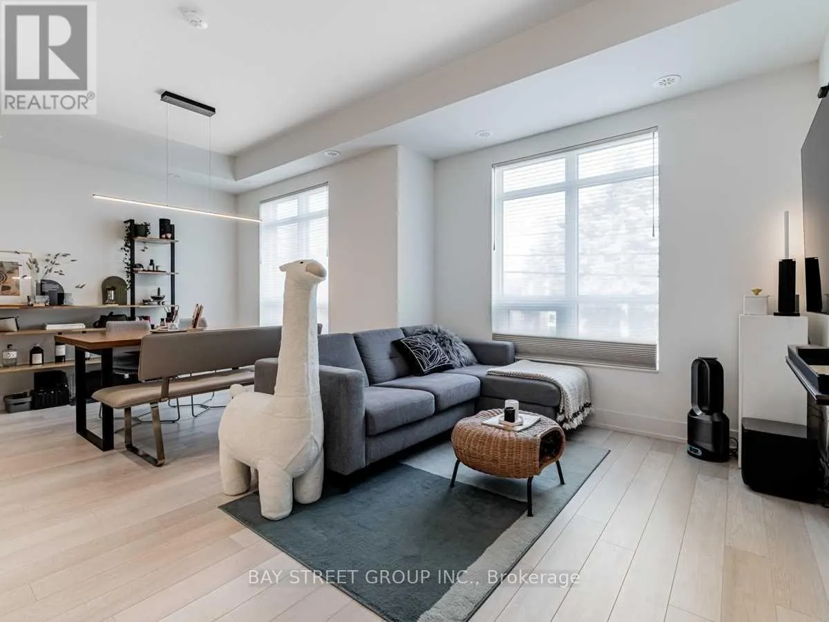 10 - 52 HOLMES AVENUE