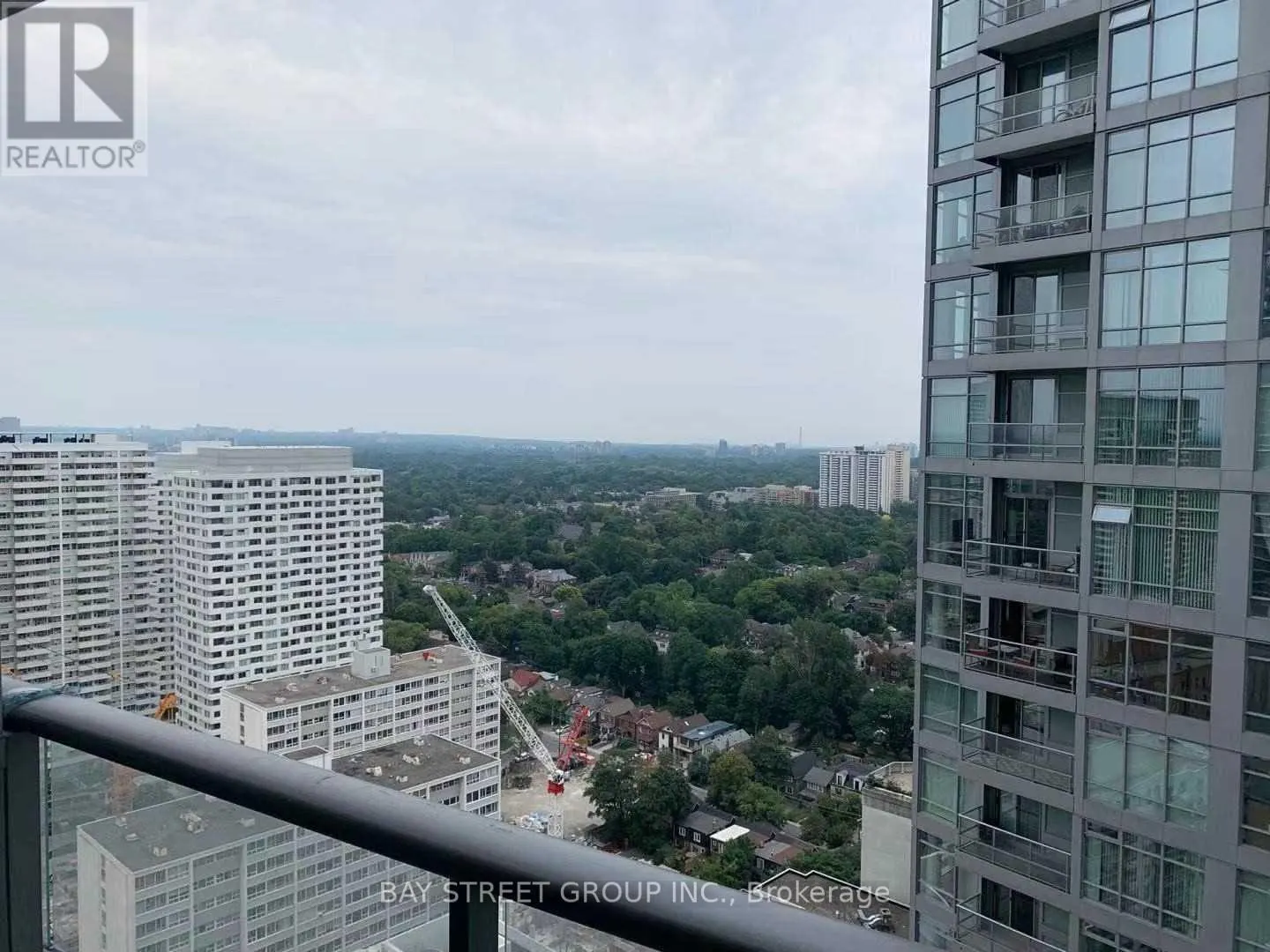 2705 - 2221 YONGE STREET