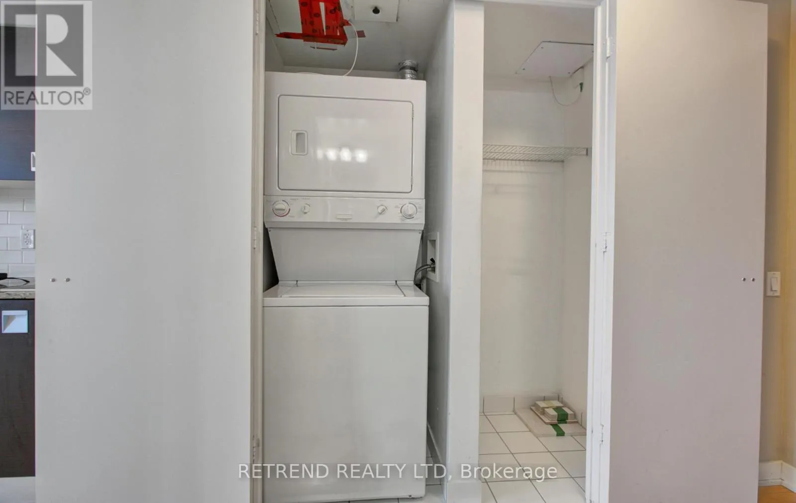 1010 - 33 CHARLES STREET E