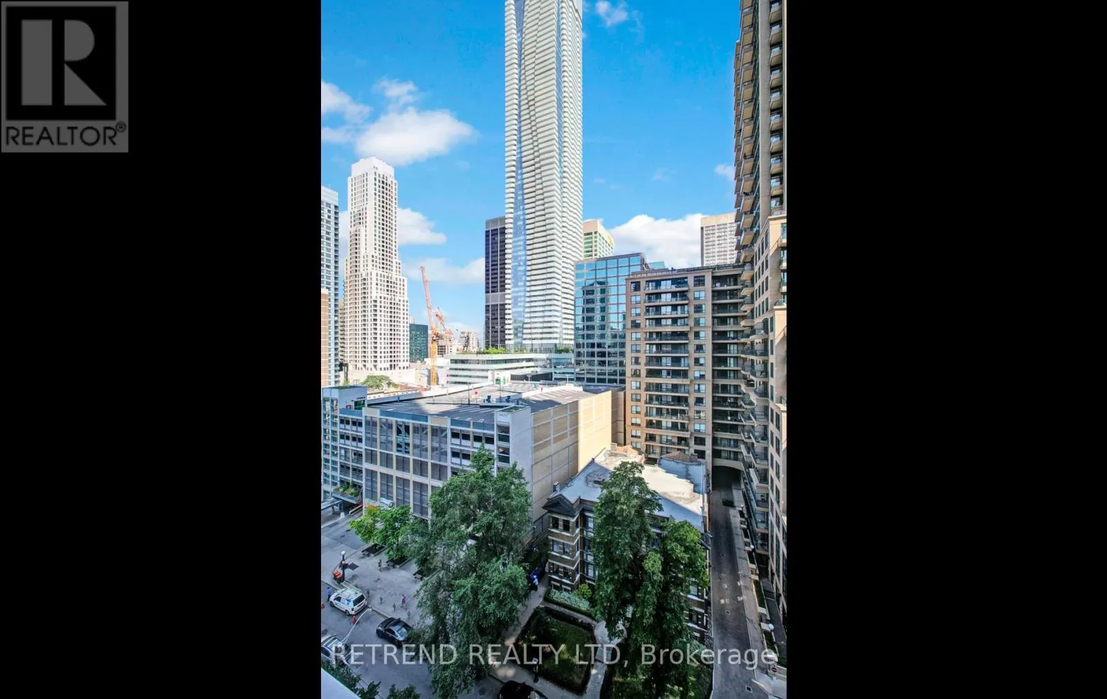1010 - 33 CHARLES STREET E