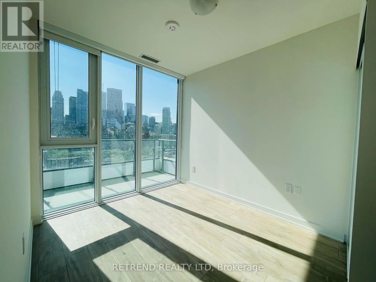 1050 - 121 LOWER SHERBOURNE STREET