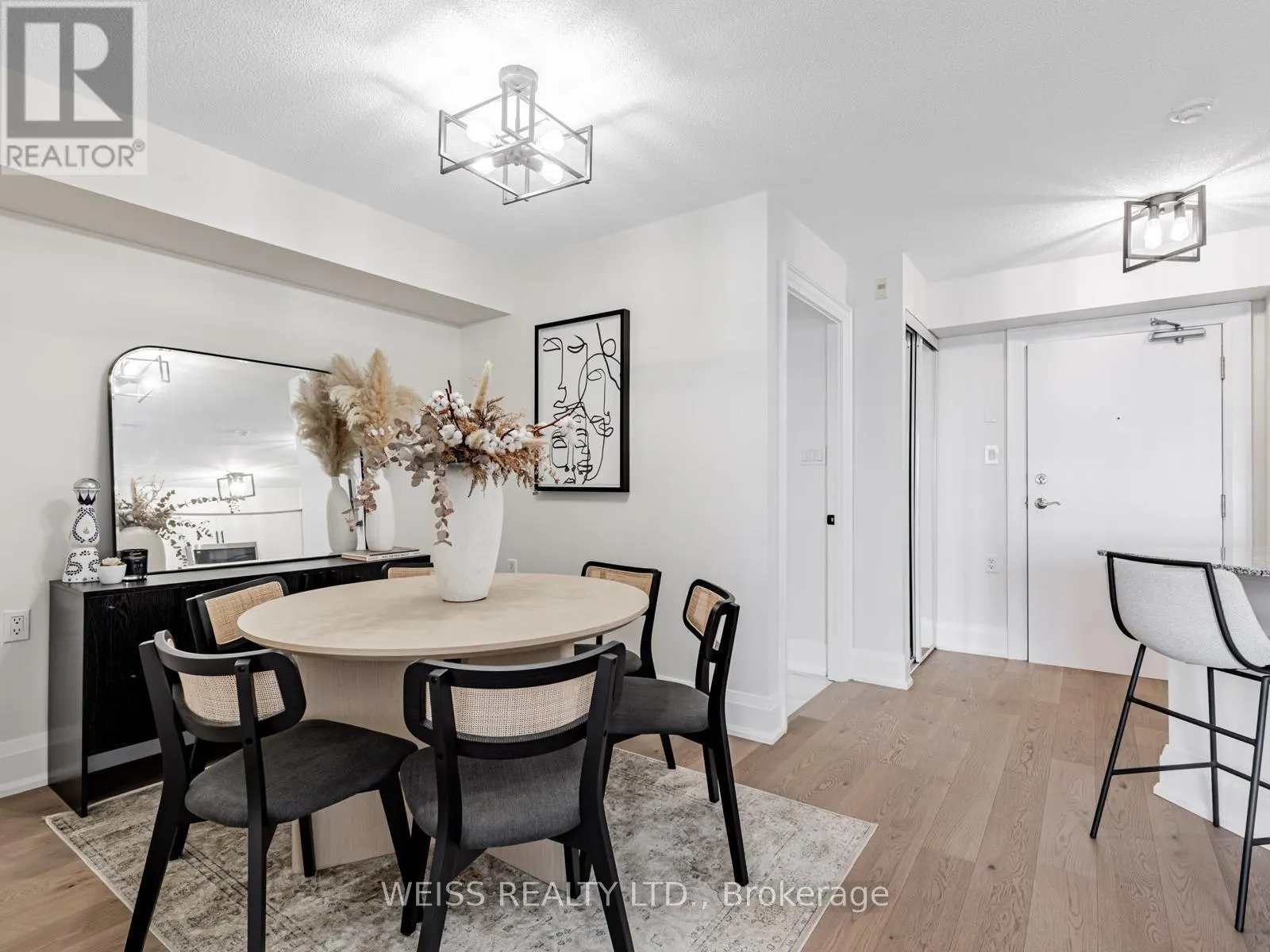 609 - 872 SHEPPARD AVENUE W