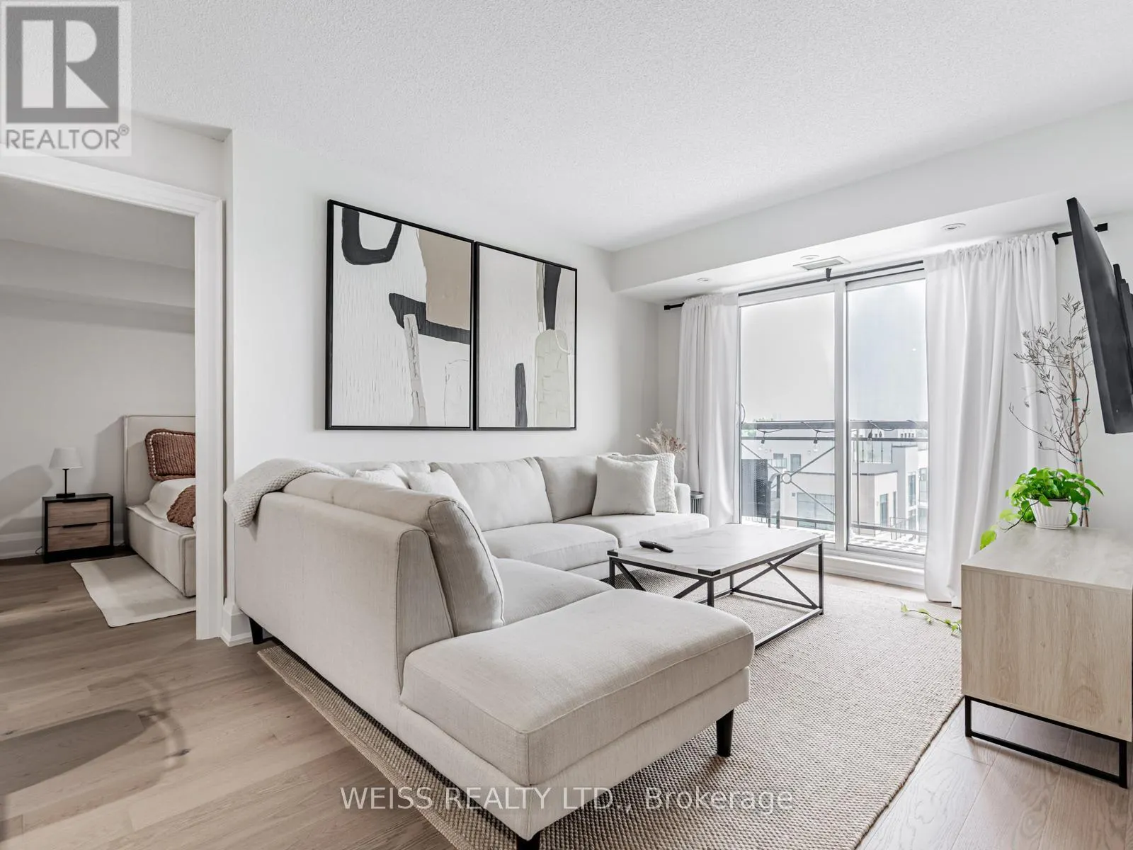 609 - 872 SHEPPARD AVENUE W