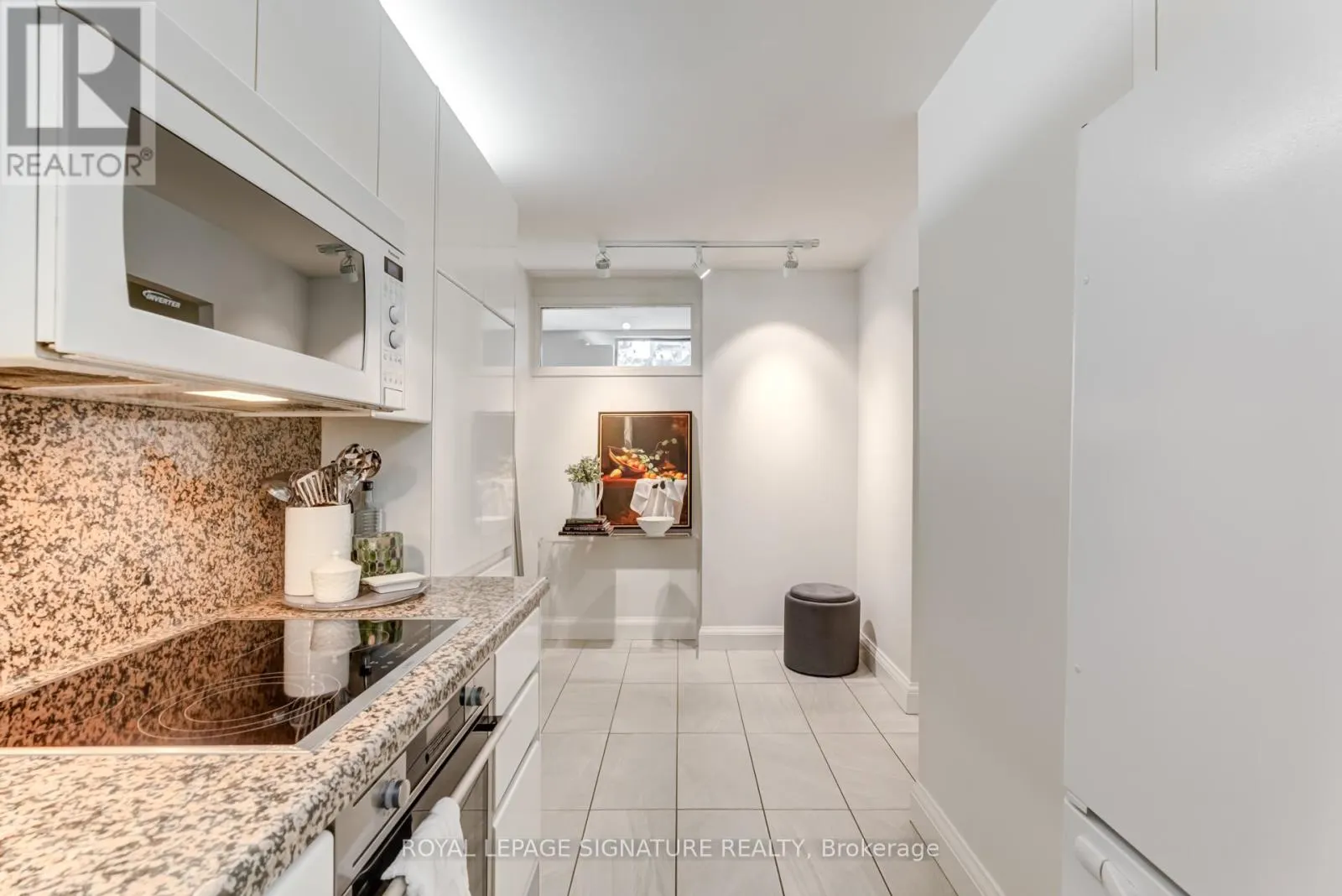 B2 - 142 PEARS AVENUE
