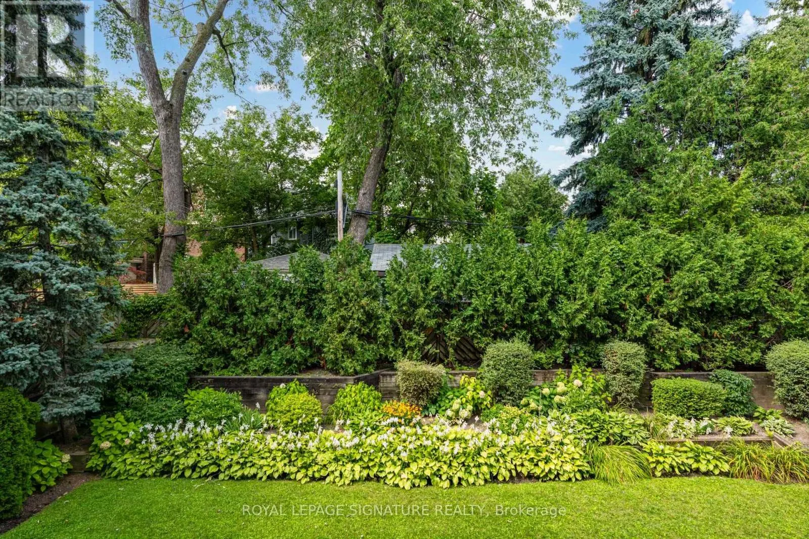 B2 - 142 PEARS AVENUE