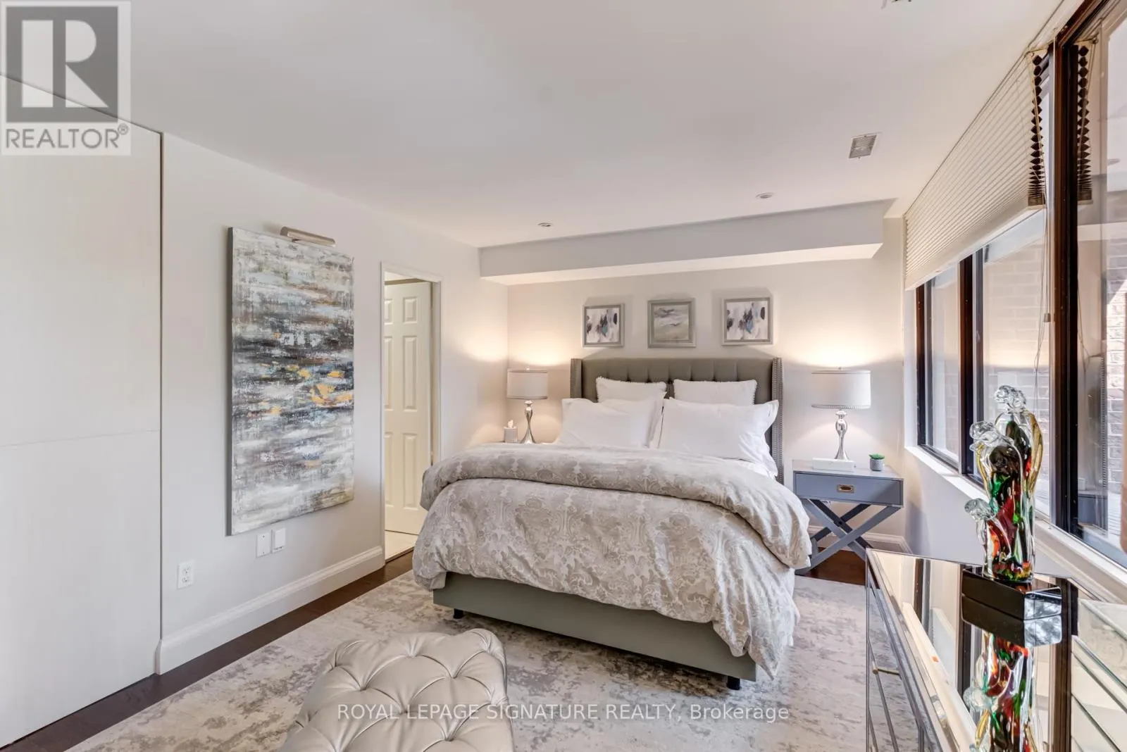 B2 - 142 PEARS AVENUE