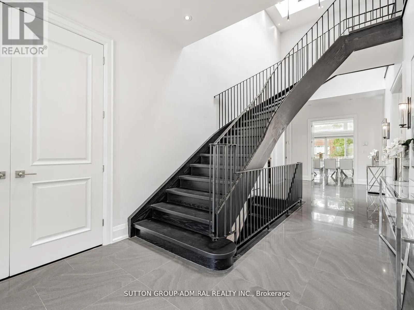 11 FRONTENAC AVENUE