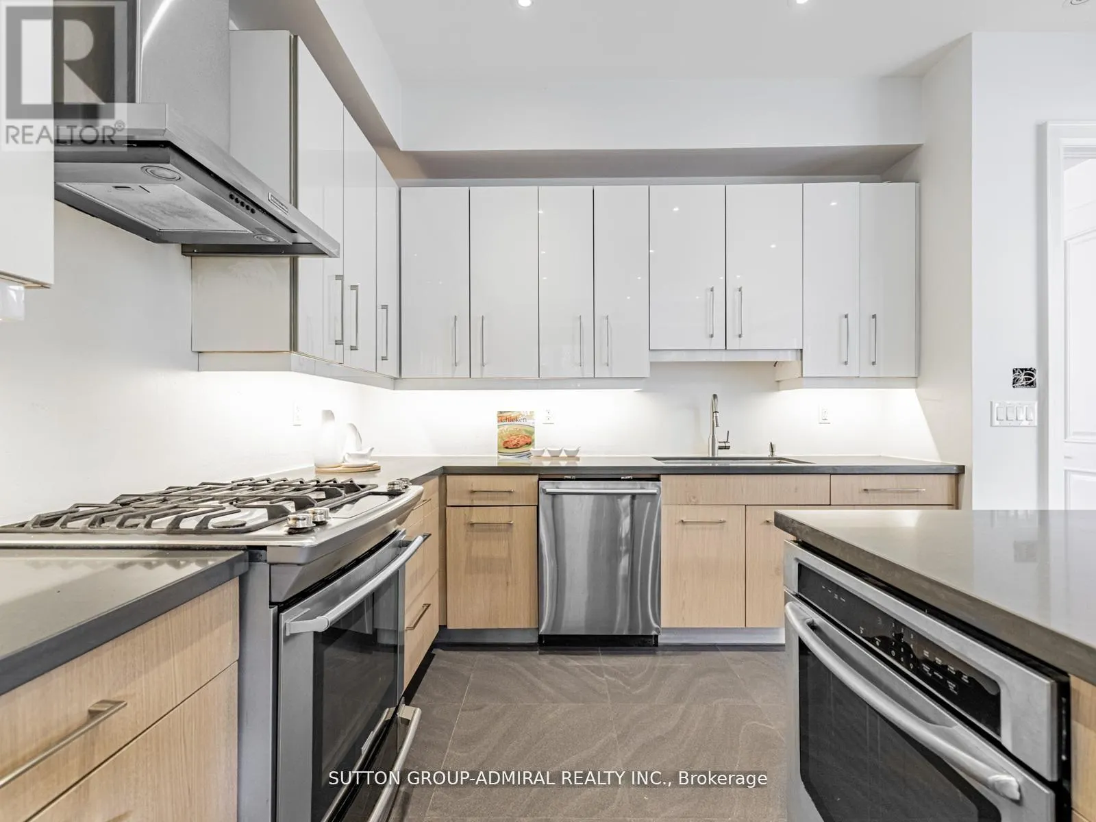 11 FRONTENAC AVENUE