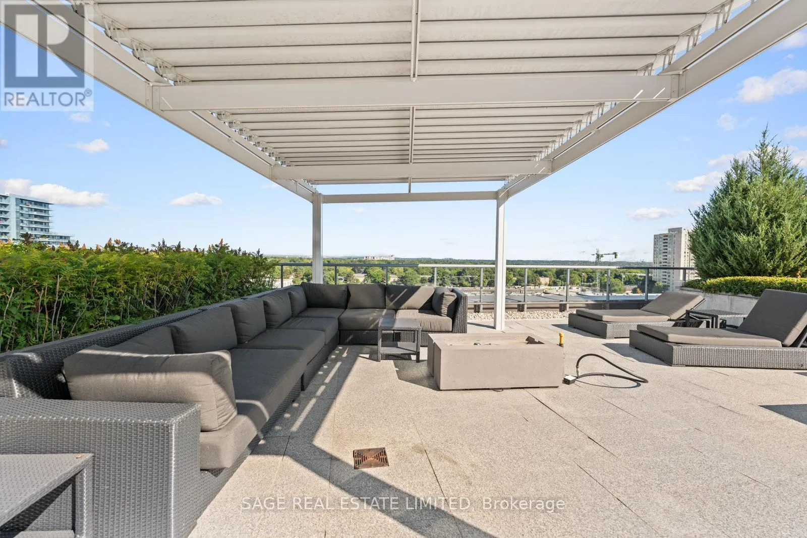 617 - 7 KENASTON GARDENS