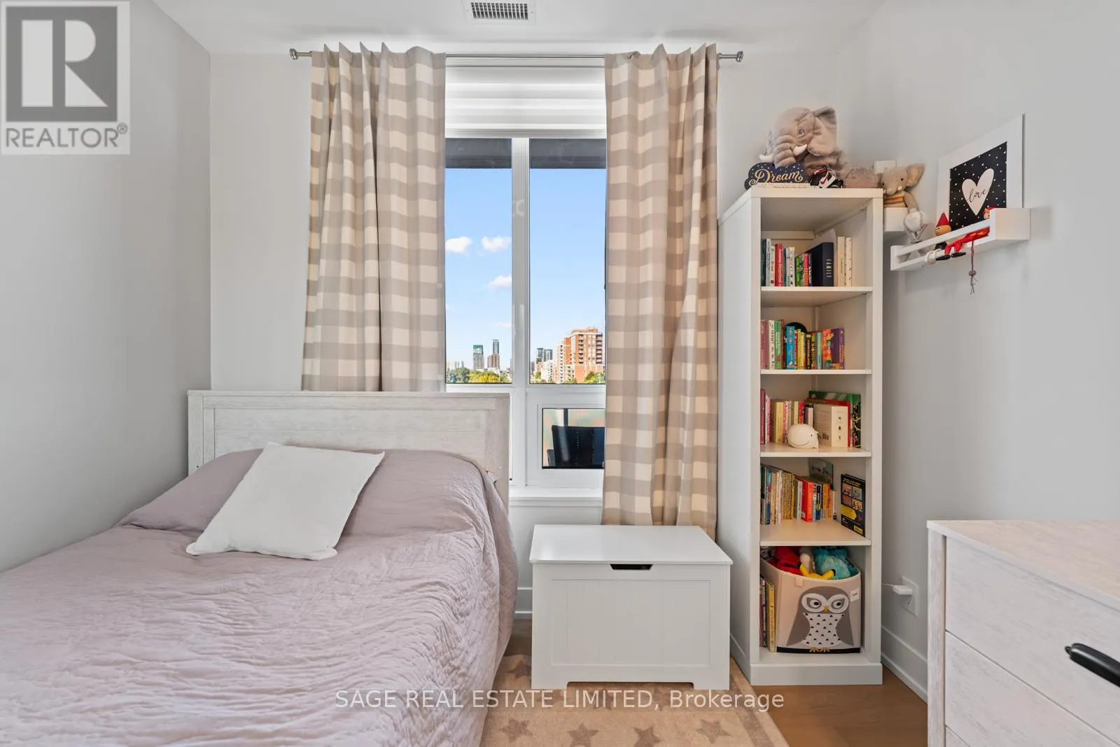 617 - 7 KENASTON GARDENS