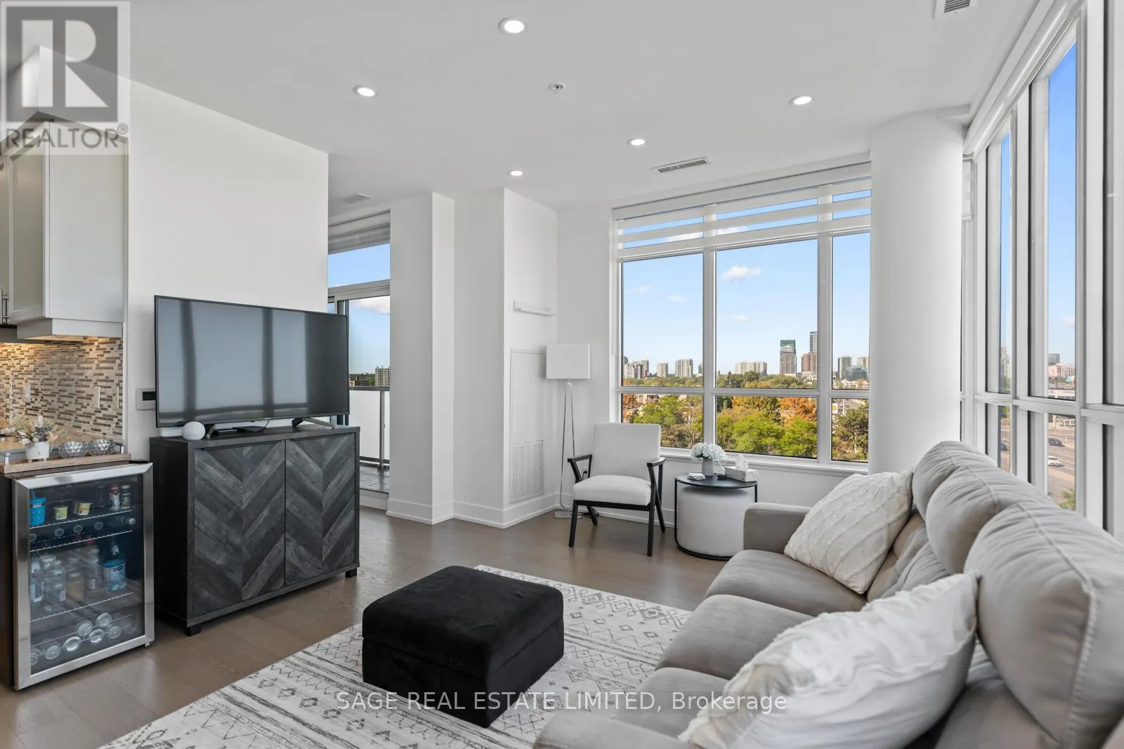 617 - 7 KENASTON GARDENS