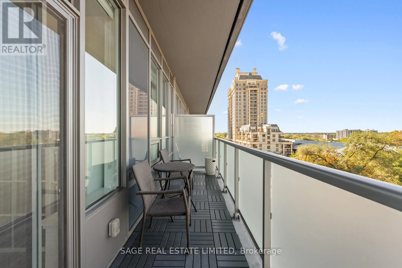 617 - 7 KENASTON GARDENS