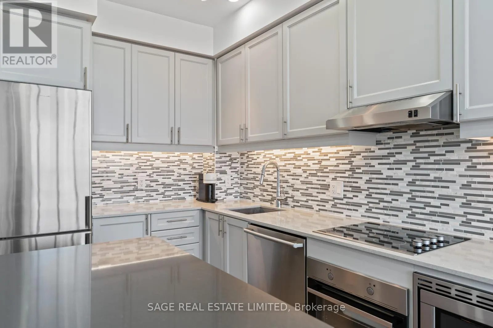 617 - 7 KENASTON GARDENS