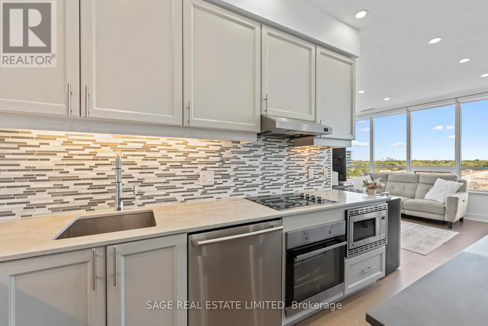617 - 7 KENASTON GARDENS