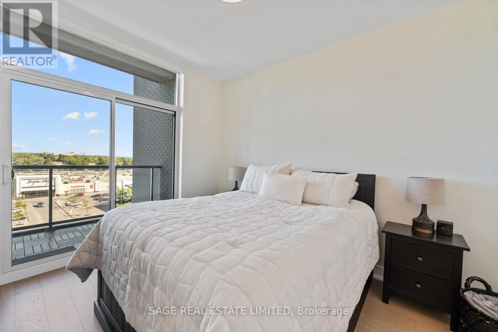 617 - 7 KENASTON GARDENS