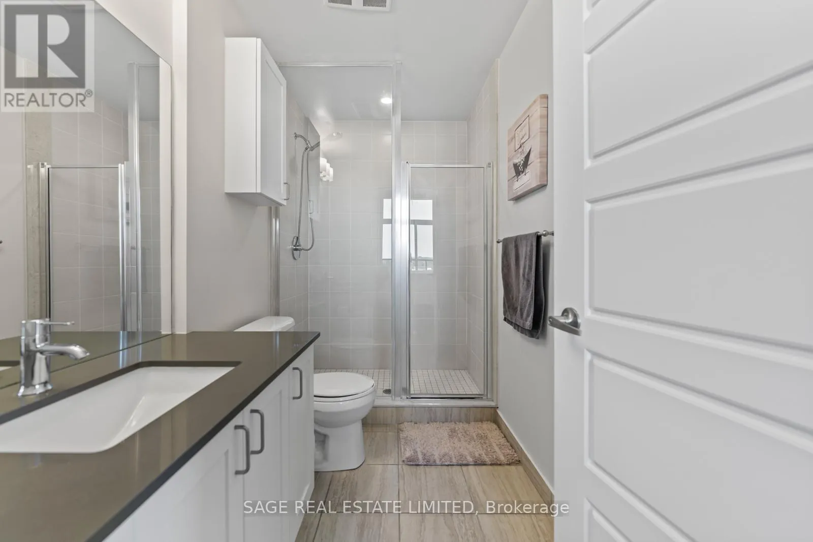 617 - 7 KENASTON GARDENS