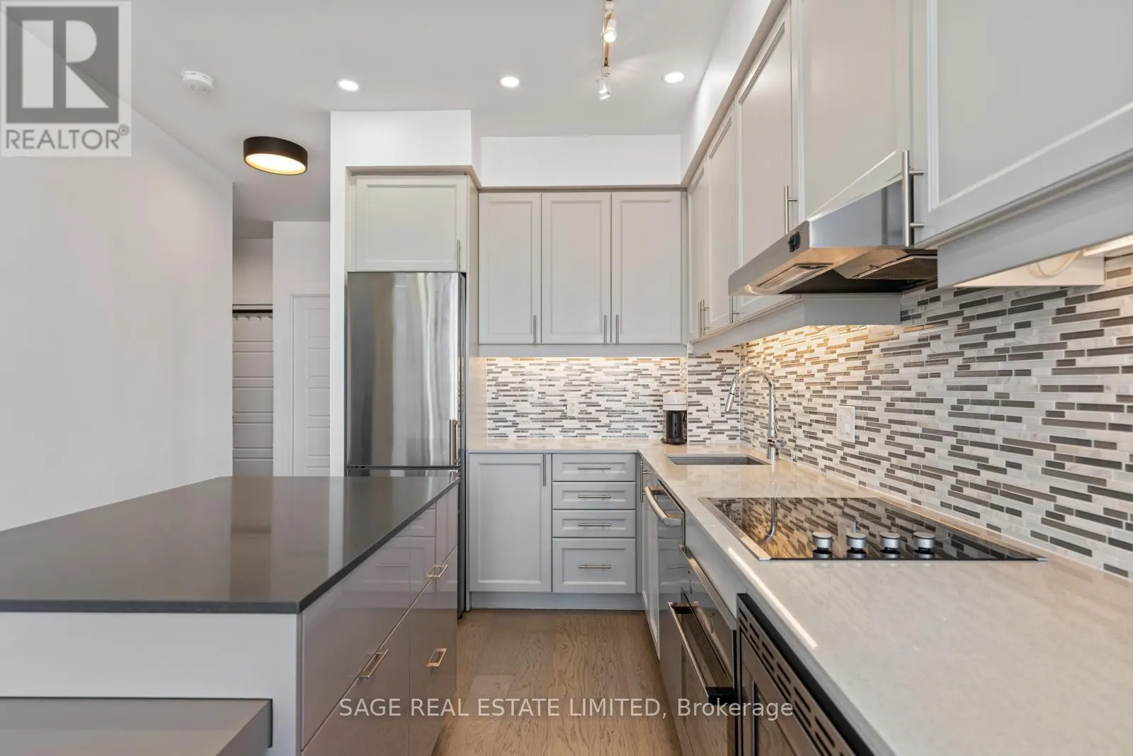 617 - 7 KENASTON GARDENS