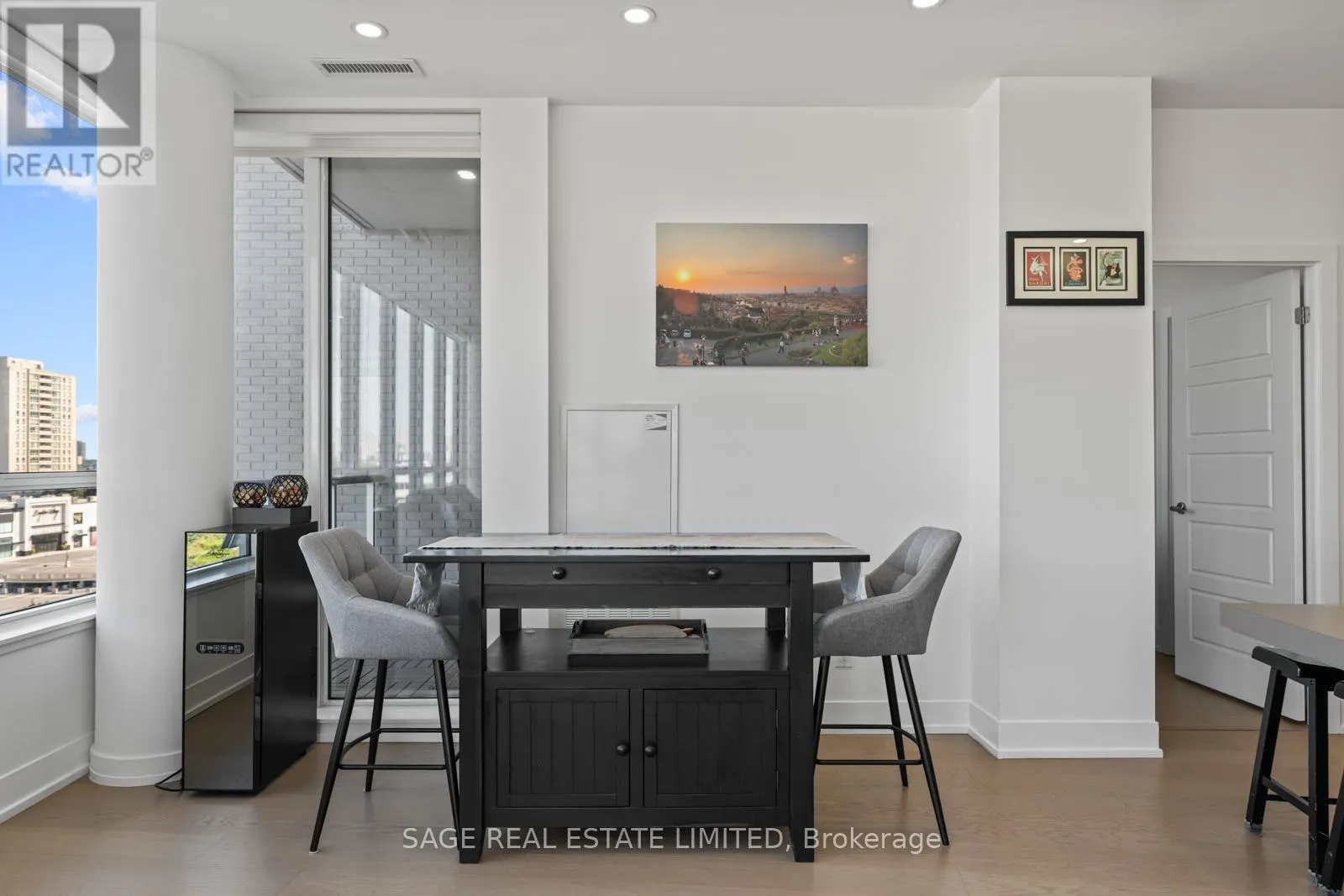 617 - 7 KENASTON GARDENS